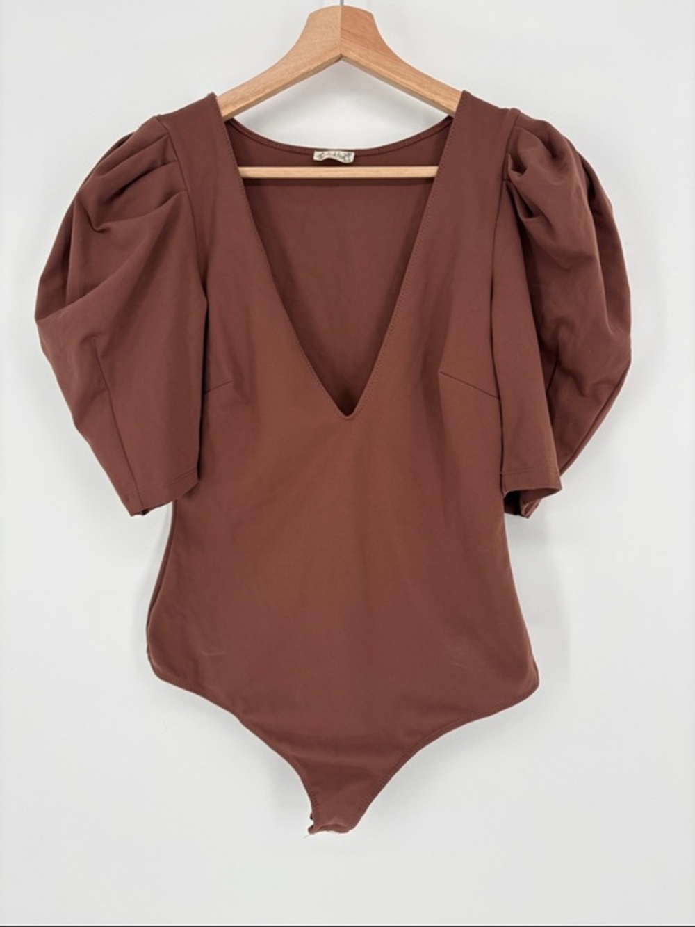 👾 Free People Puff Sleeve Deep V Bodysuit - Brown